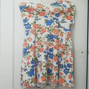 ⭐NWT L strapless mini dress from charlotte russe